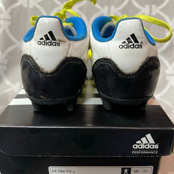 Kids Soccer Shoes - Picture 5 of 6